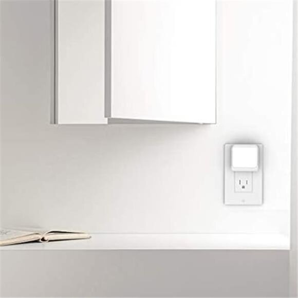 Plug-in Led Night Light with Auto Dusk to Dawn Sensor, Adjustable Brightness - Picture 6 of 7